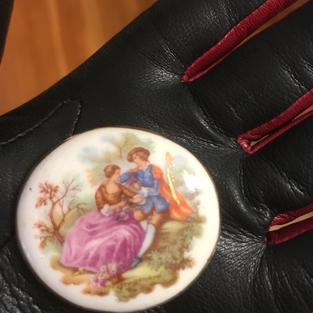 Final Sale!2 Romantic Scene Porcelain Cameos